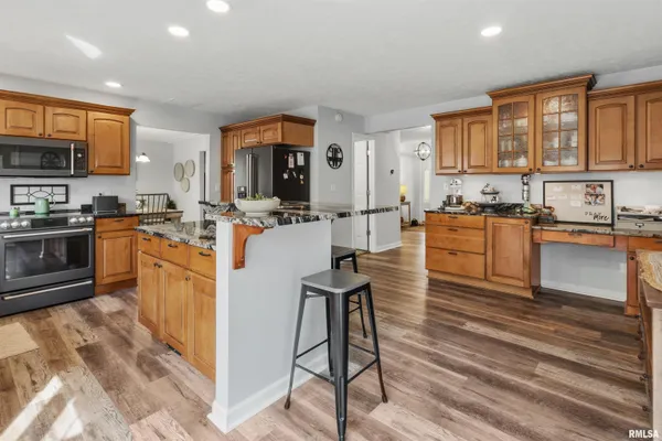 $629,000 | 14715 Followell Drive, Marion, IL 62959