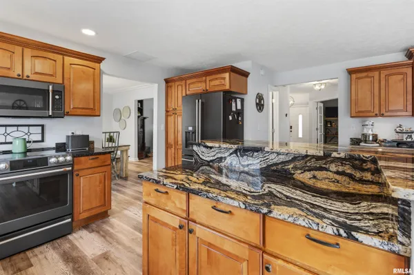 $629,000 | 14715 Followell Drive, Marion, IL 62959