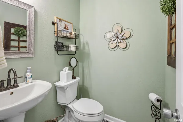 $629,000 | 14715 Followell Drive, Marion, IL 62959