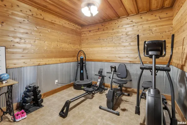 $629,000 | 14715 Followell Drive, Marion, IL 62959