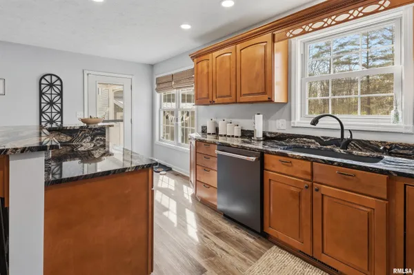$629,000 | 14715 Followell Drive, Marion, IL 62959