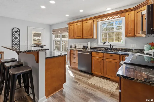 $629,000 | 14715 Followell Drive, Marion, IL 62959