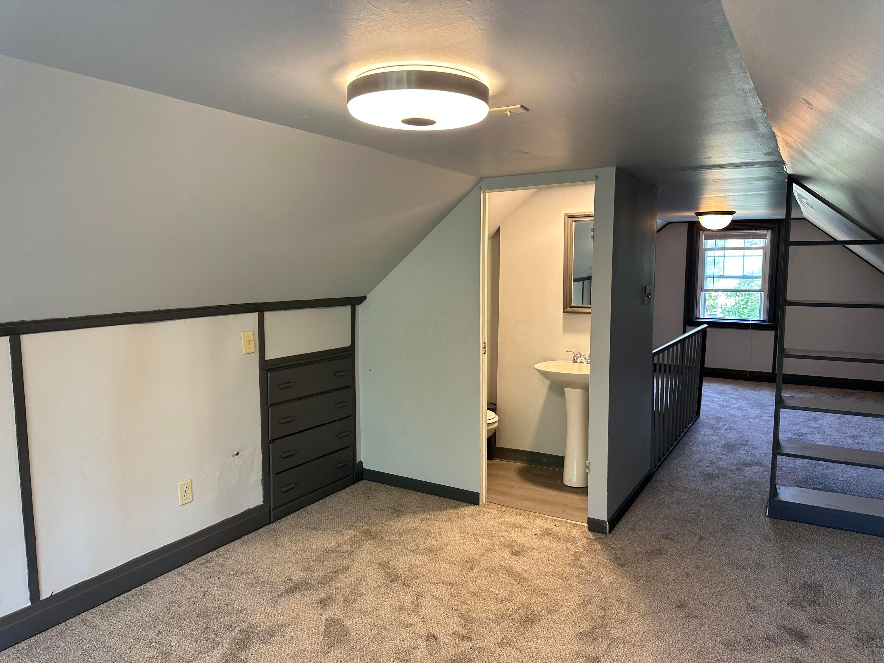 779 Tibet Road Columbus, OH 43211 - Photo 19 of 22 Upstairs Bed/1/2 Bath