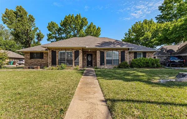 $3,100 | 1531 Pickwick Lane, Denton, TX 76209