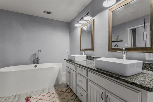 $3,100 | 1531 Pickwick Lane, Denton, TX 76209