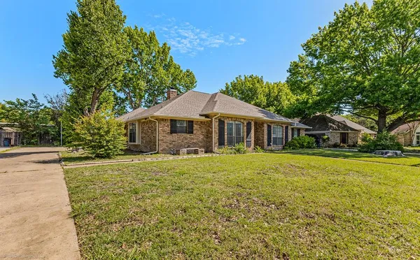 $3,100 | 1531 Pickwick Lane, Denton, TX 76209