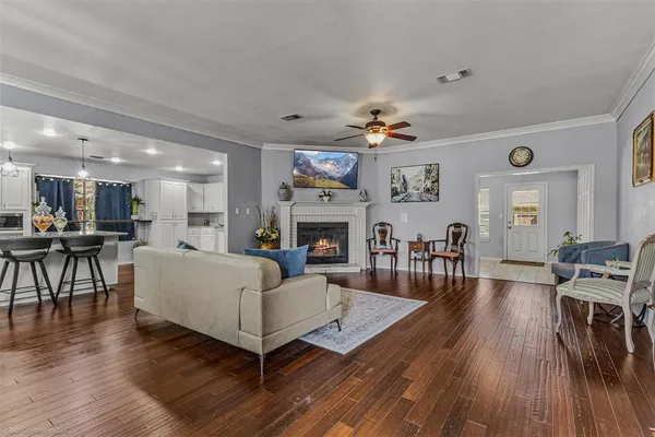 $3,100 | 1531 Pickwick Lane, Denton, TX 76209