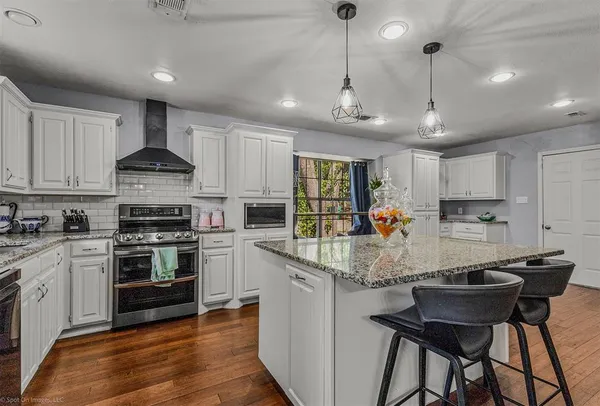 $3,100 | 1531 Pickwick Lane, Denton, TX 76209