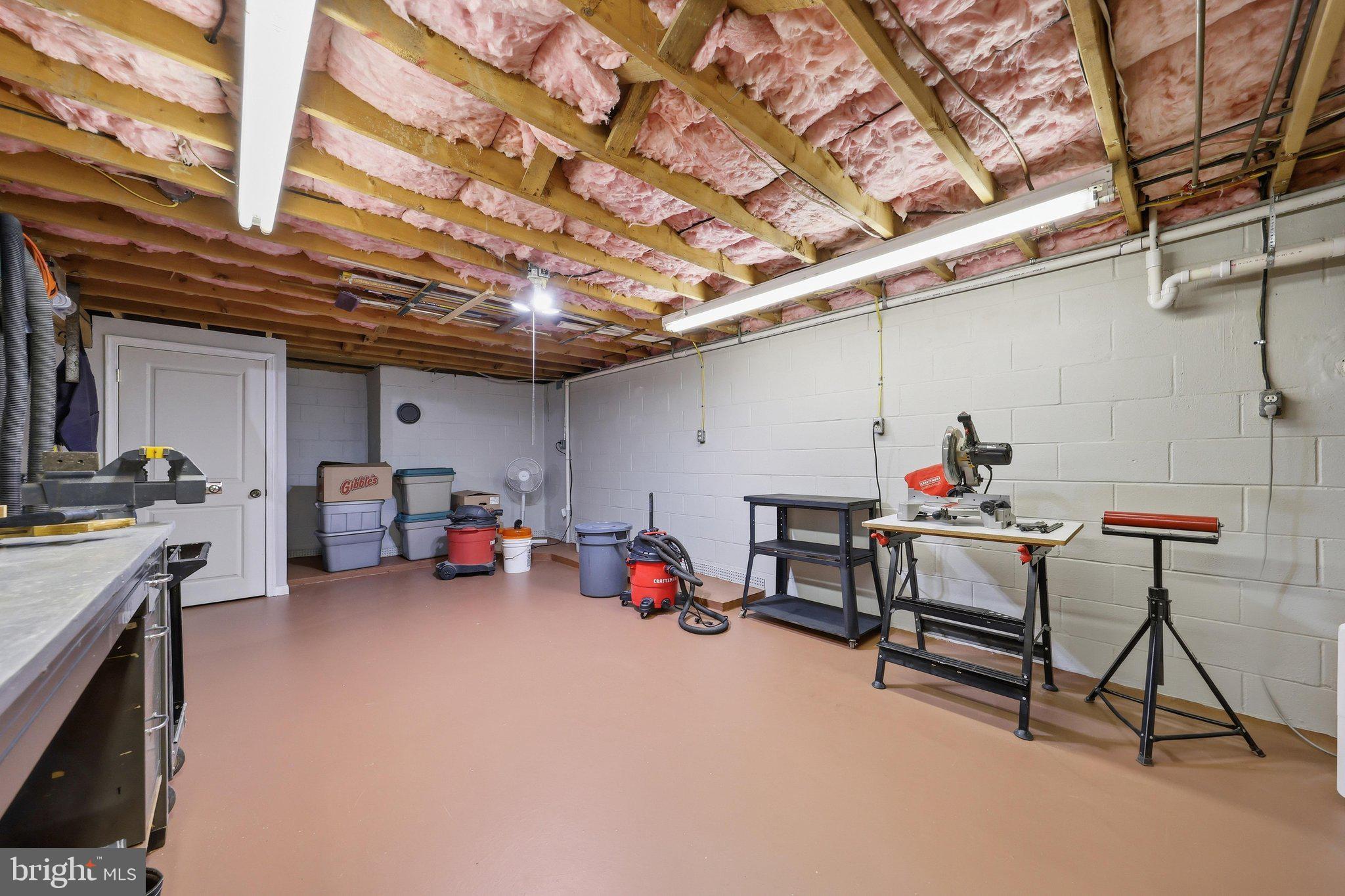 16913 Fairview Road Hagerstown, MD 21740 - Photo 37 of 57 Workshop