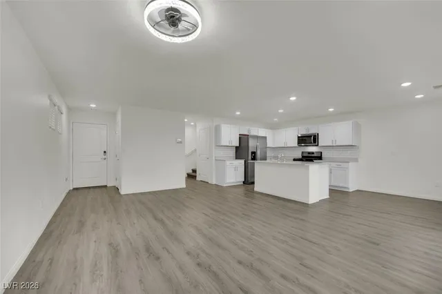 $2,395 | 6148 Violet Falls Street, North Las Vegas, NV 89081