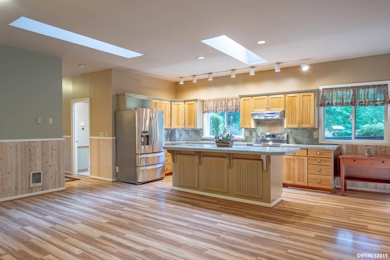 17486 Brown Road Dallas, OR 97338 - Photo 11 of 37