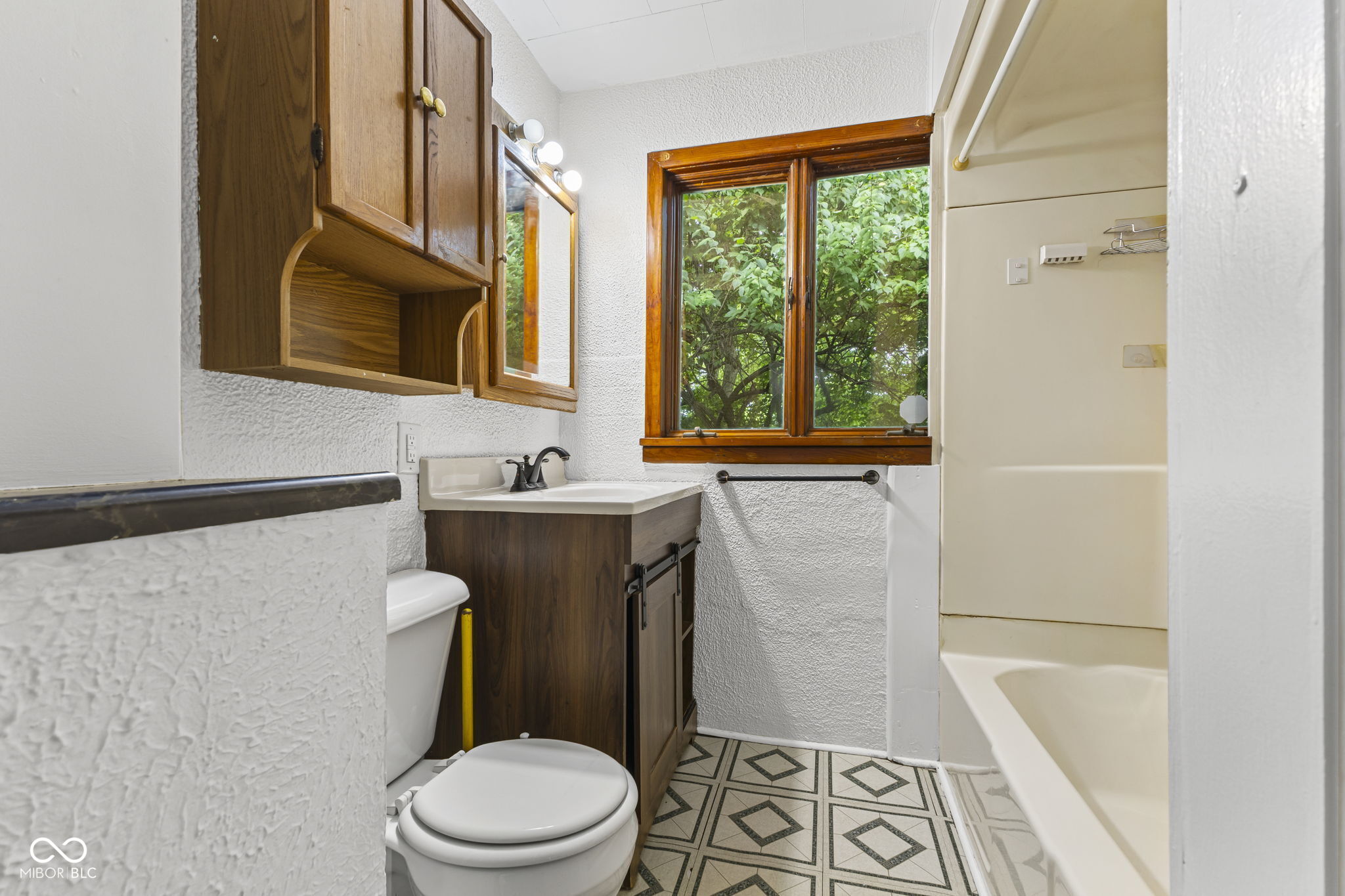 4245 West County Line Road Greenwood, IN 46142 - Photo 16 of 26 Gallery Image 16