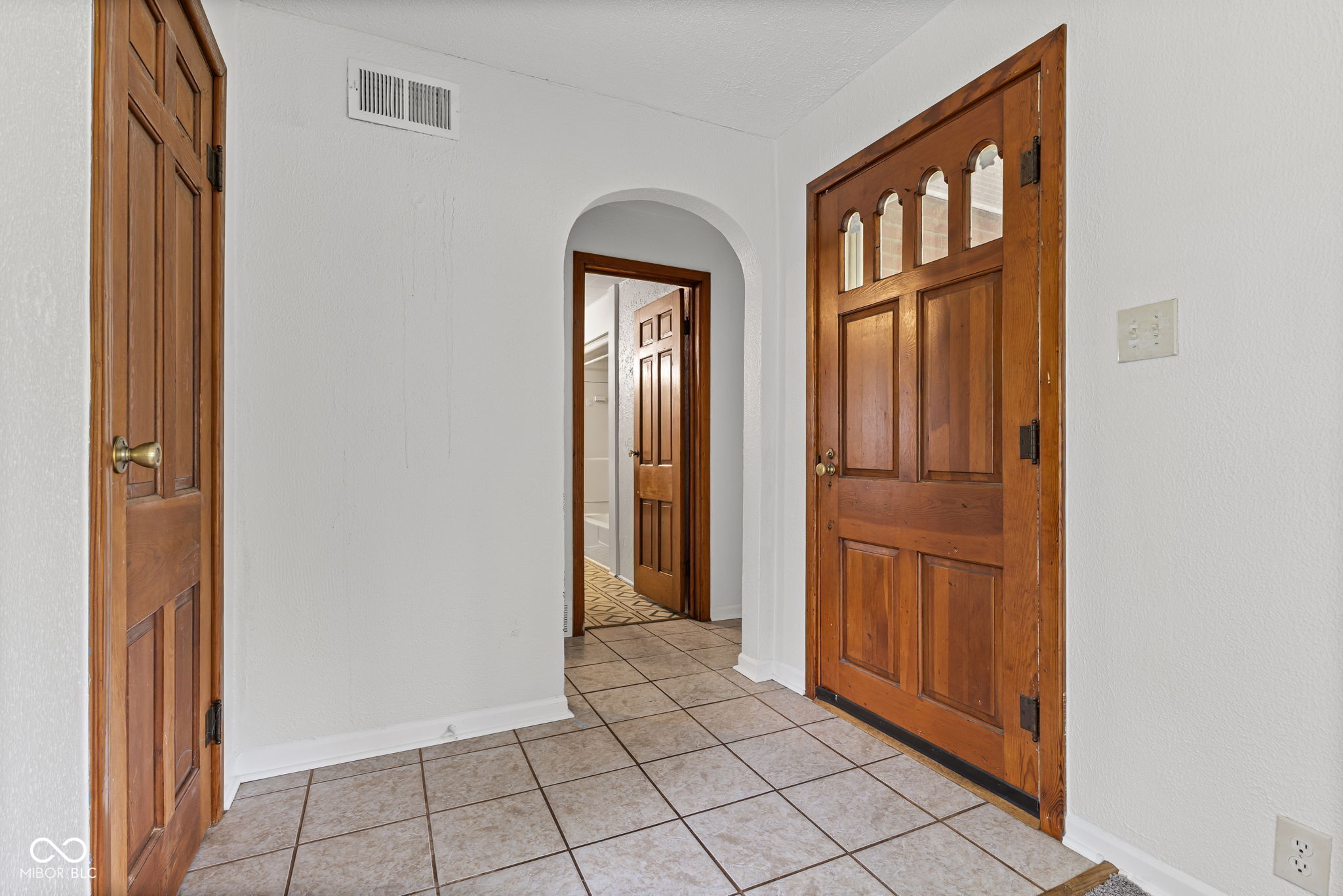 4245 West County Line Road Greenwood, IN 46142 - Photo 5 of 26 Gallery Image 5