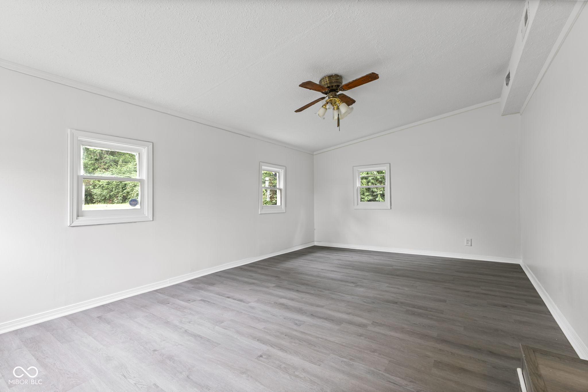 4245 West County Line Road Greenwood, IN 46142 - Photo 9 of 26 Gallery Image 9