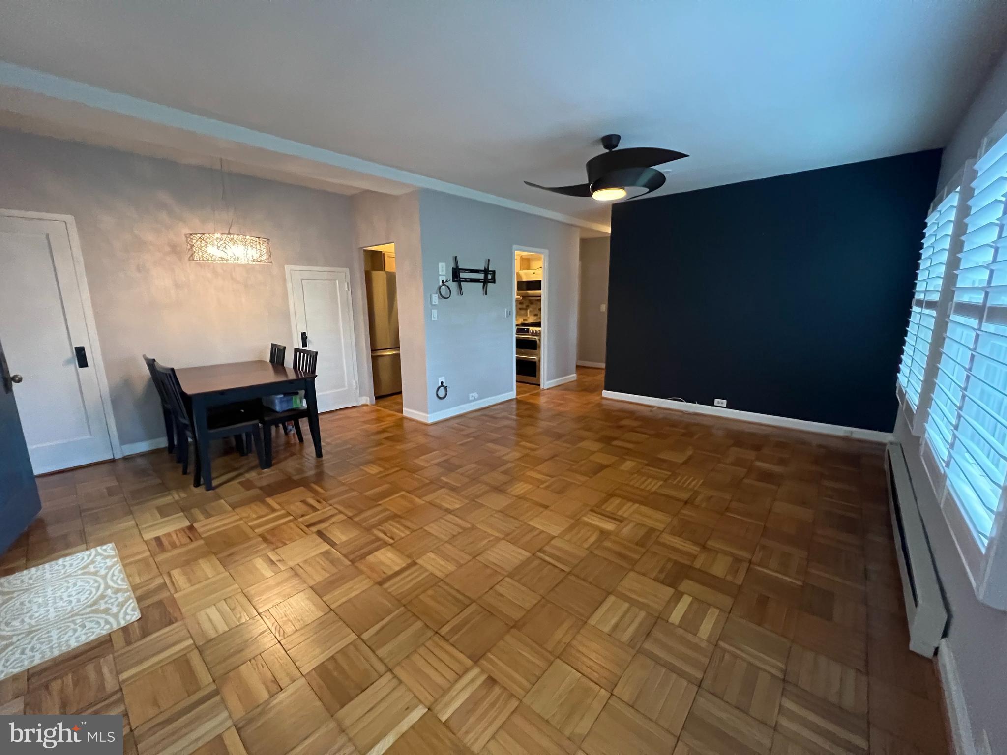 3222 Wellington Road Alexandria, VA 22302 - Photo 14 of 45 Living/dining area
