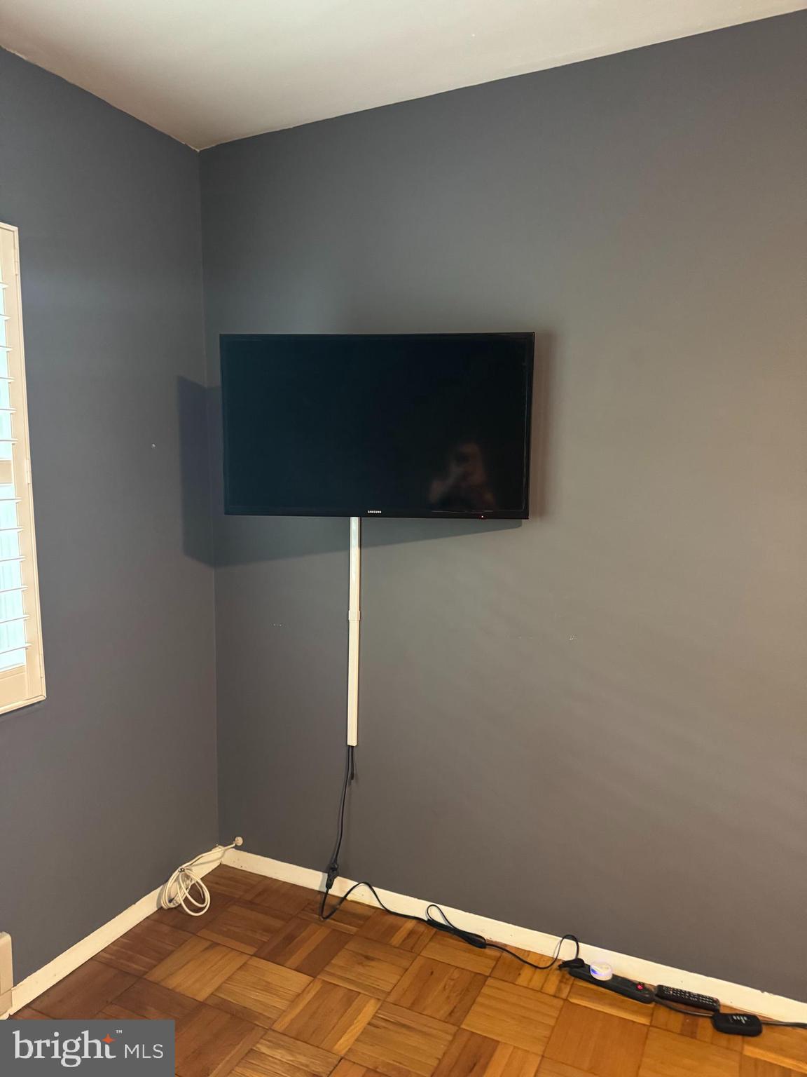 3222 Wellington Road Alexandria, VA 22302 - Photo 40 of 45 TV in primary bedroom conveys