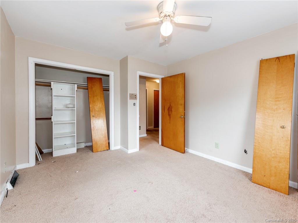 10128 Mt Holly Road Charlotte, NC 28214 - Photo 20 of 24 a view of empty room with fan