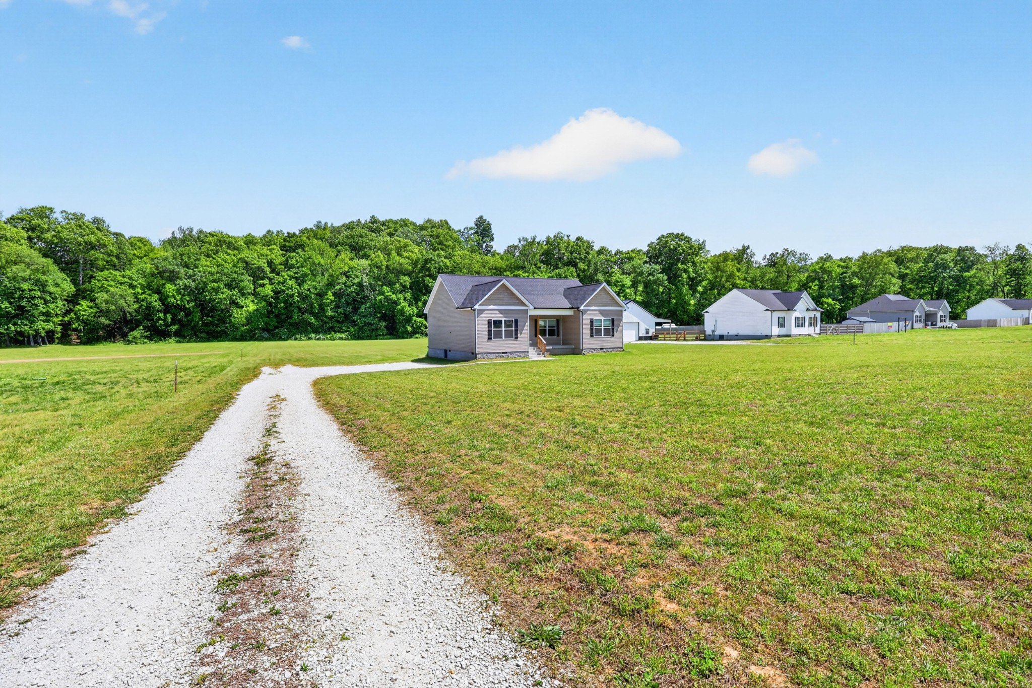 542 Sycamore Road Dickson, TN 37055 - Photo 5 of 39