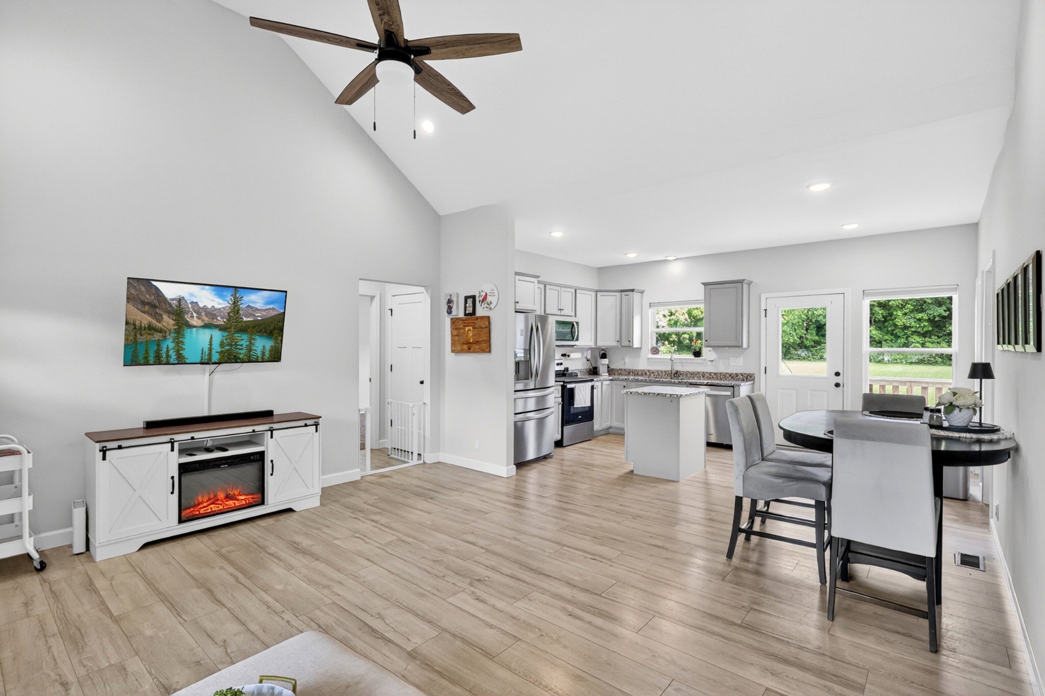542 Sycamore Road Dickson, TN 37055 - Photo 8 of 39