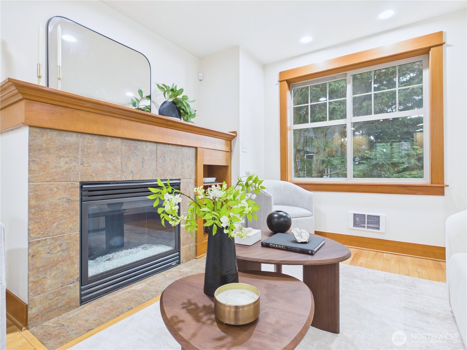 741 North 94th Street, Unit B Seattle, WA 98103 - Photo 13 of 32