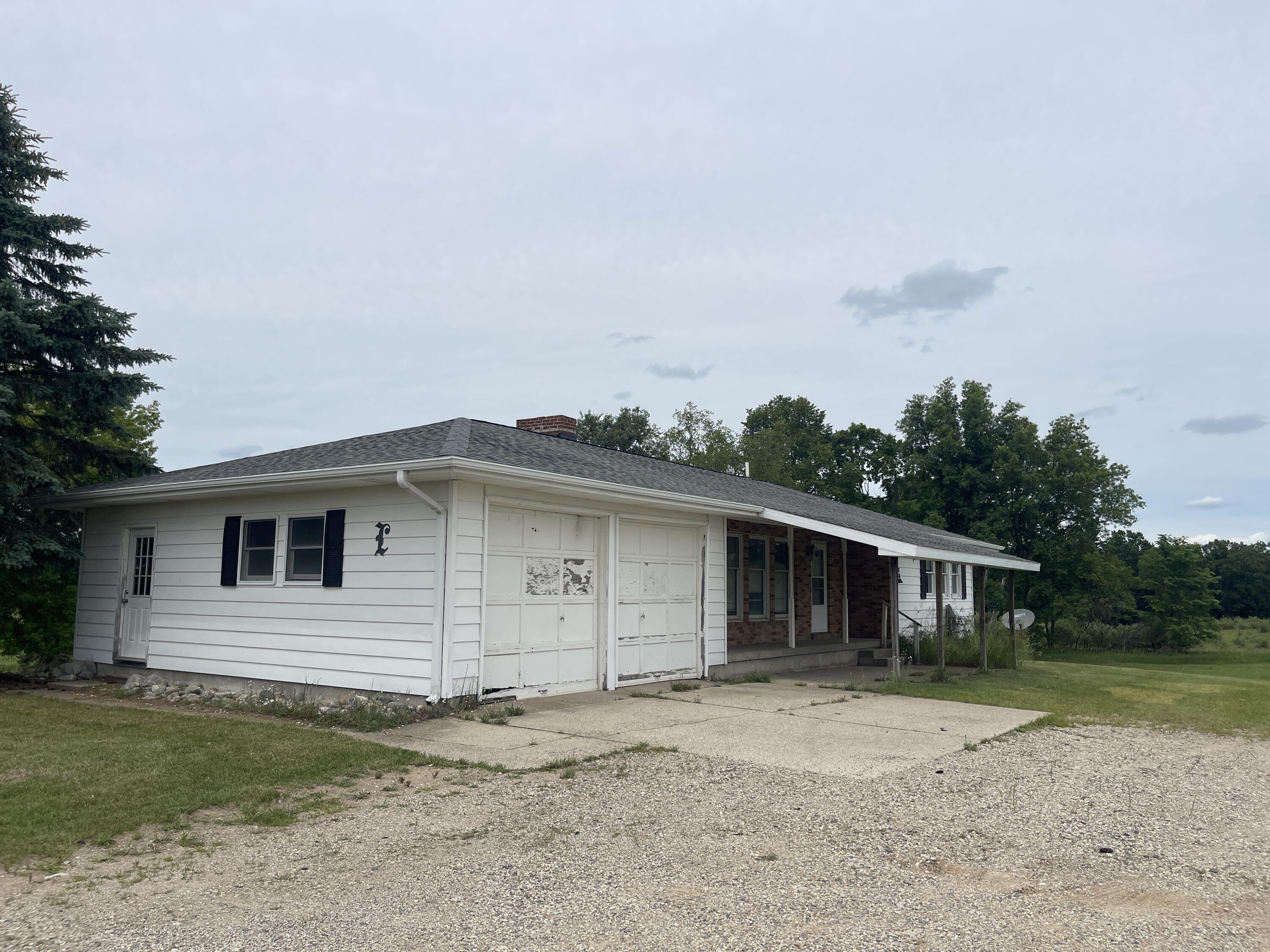 11758 Monroe Road Morley, MI 49336 - Photo 3 of 14 IMG_3353