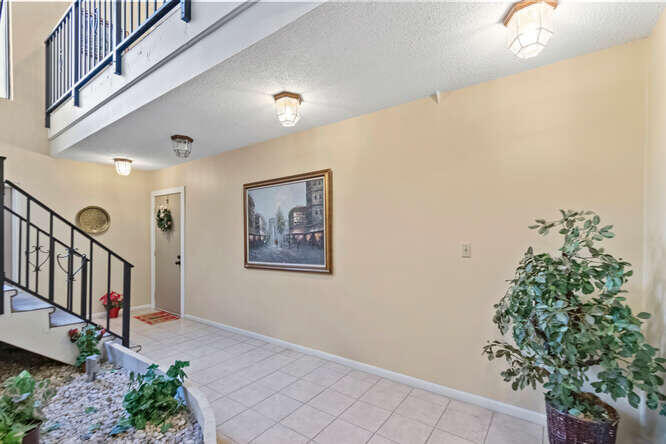 6157 Old Court Road, Unit 126 Boca Raton, FL 33433 - Photo 6 of 33 6157 Old Court Rd Apt 126 Boca-small-006