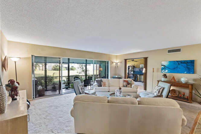 6157 Old Court Road, Unit 126 Boca Raton, FL 33433 - Photo 7 of 33 6157 Old Court Rd Apt 126 Boca-small-007