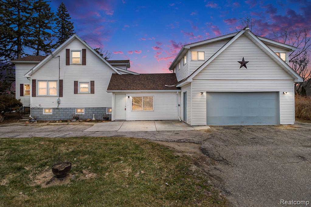 4138 Lapeer Road Burton, MI 48509 - Photo 1 of 41 Gallery Image 1