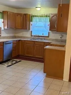 $185,000 | 9 Hyde Park Road, Fairview Heights, IL 62208