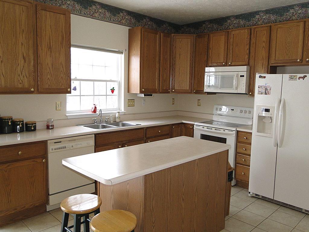 17 Hickory Grade Road Cecil, PA 15321 - Photo 12 of 25 KITCHEN