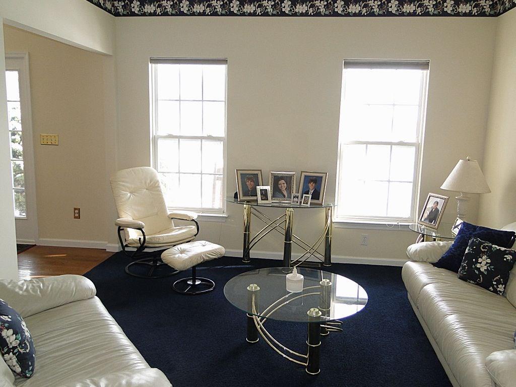 17 Hickory Grade Road Cecil, PA 15321 - Photo 8 of 25 LIVING ROOM