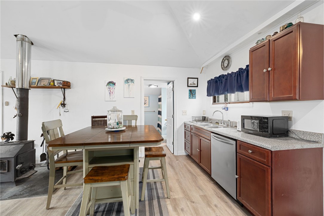 28 Pier Road Portsmouth, RI 02872 - Photo 12 of 24