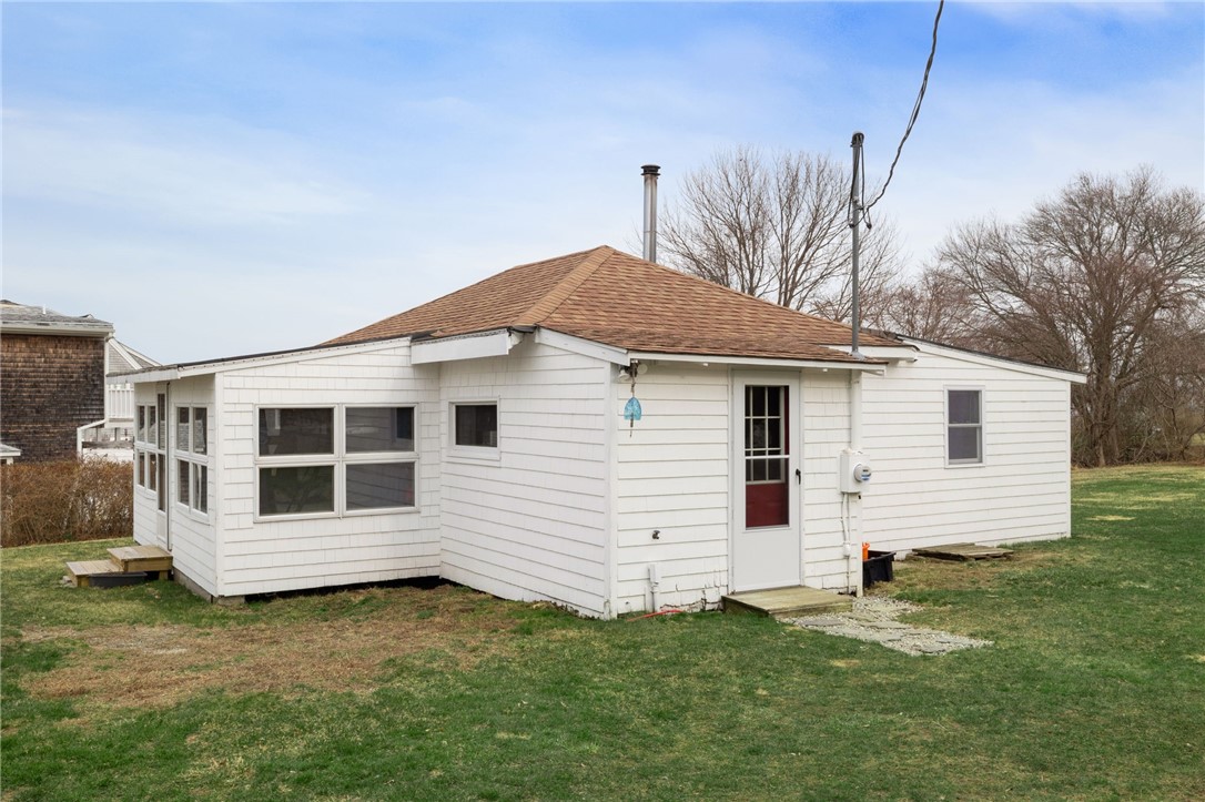 28 Pier Road Portsmouth, RI 02872 - Photo 4 of 24