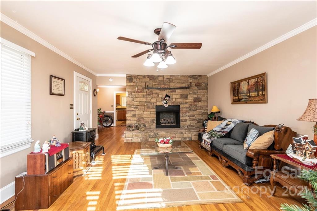 1943 Conley Road Morganton, NC 28655 - Photo 11 of 37 Gallery Image 11