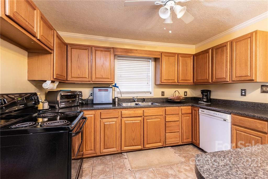 1943 Conley Road Morganton, NC 28655 - Photo 12 of 37 Gallery Image 12
