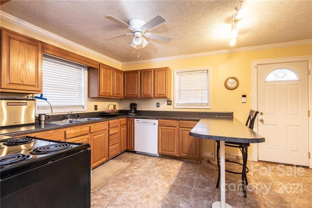 1943 Conley Road Morganton, NC 28655 - Photo 13 of 37 Gallery Image 13