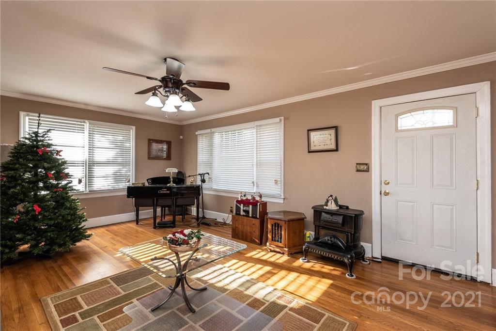 1943 Conley Road Morganton, NC 28655 - Photo 8 of 37 Gallery Image 8