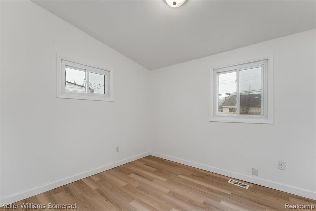 29015 York Street Inkster, MI 48141 - Photo 15 of 25