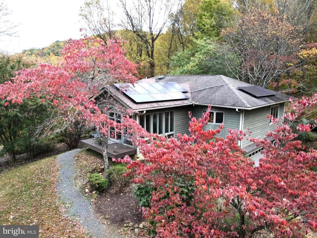 Privacy, Solar Power, & views of Old Rag Mountain