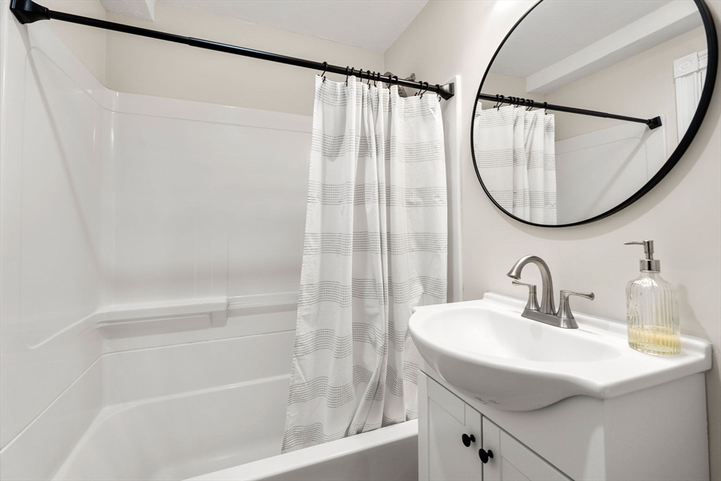 16 Appleton Park, Unit B2 Ipswich, MA 01938 - Photo 13 of 28