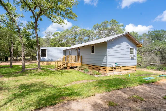 $199,000 | 706 Crooked Creek Drive, Sheridan, TX 77475