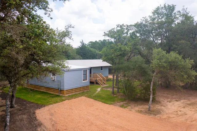 $199,000 | 706 Crooked Creek Drive, Sheridan, TX 77475