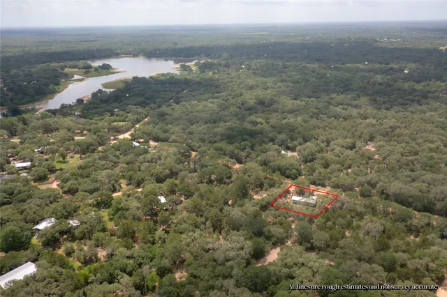 $199,000 | 706 Crooked Creek Drive, Sheridan, TX 77475