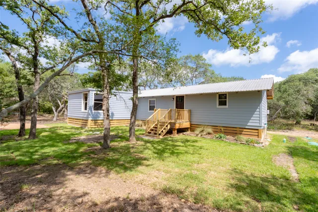 $199,000 | 706 Crooked Creek Drive, Sheridan, TX 77475