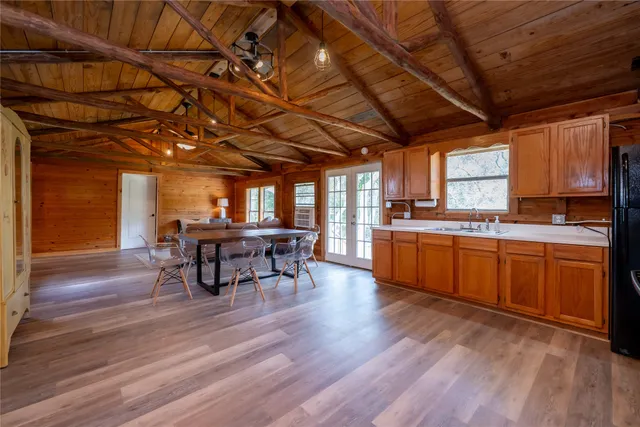 $199,000 | 706 Crooked Creek Drive, Sheridan, TX 77475