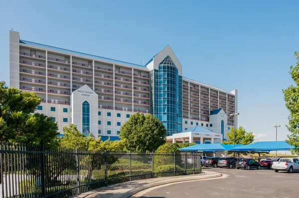 $370,000 | 3575 Lone Star Circle, Unit 604, Fort Worth, TX 76177