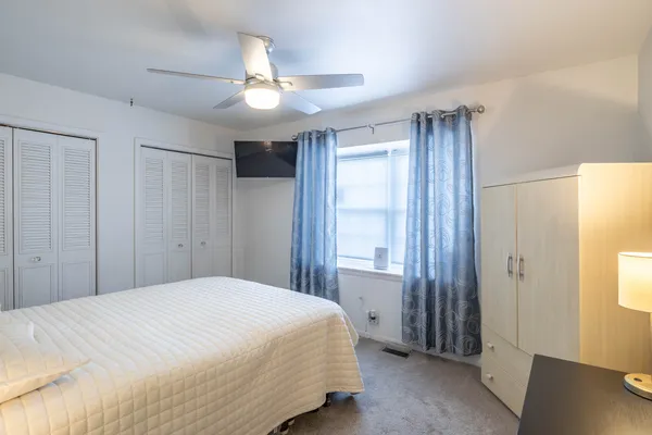 $365,000 | 648 Dauphine Court, Unit D, Elk Grove Village, IL 60007