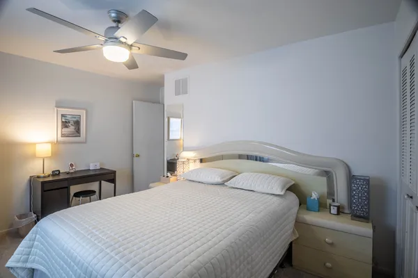 $365,000 | 648 Dauphine Court, Unit D, Elk Grove Village, IL 60007
