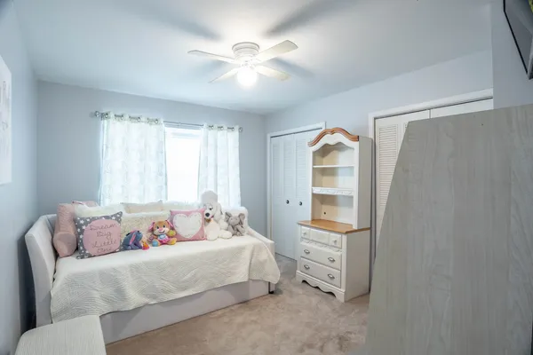 $365,000 | 648 Dauphine Court, Unit D, Elk Grove Village, IL 60007