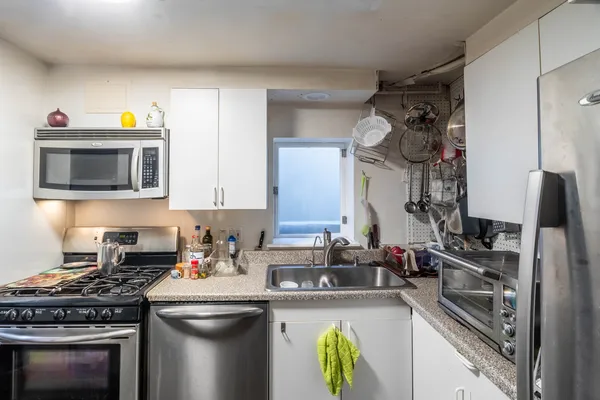 $365,000 | 648 Dauphine Court, Unit D, Elk Grove Village, IL 60007